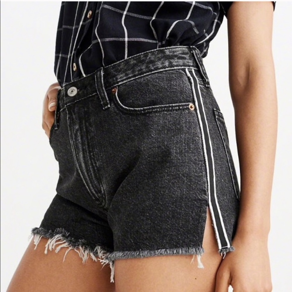Abercrombie & Fitch High Rise Girlfriend Shorts